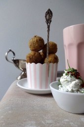 Hirse-Haselnuss-Kugeln