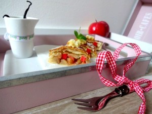 Apfelstrudel-mit-Vanille-Soße