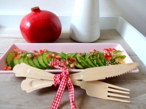 gurken-salat-mit-granatapfel-topping